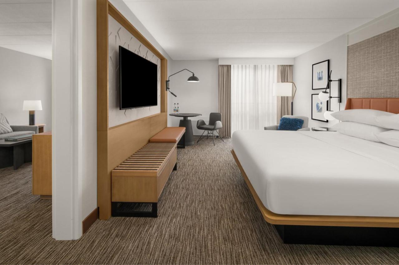 Sheraton Milwaukee Brookfield Eksteriør billede