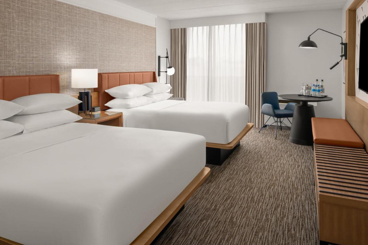 Sheraton Milwaukee Brookfield Eksteriør billede