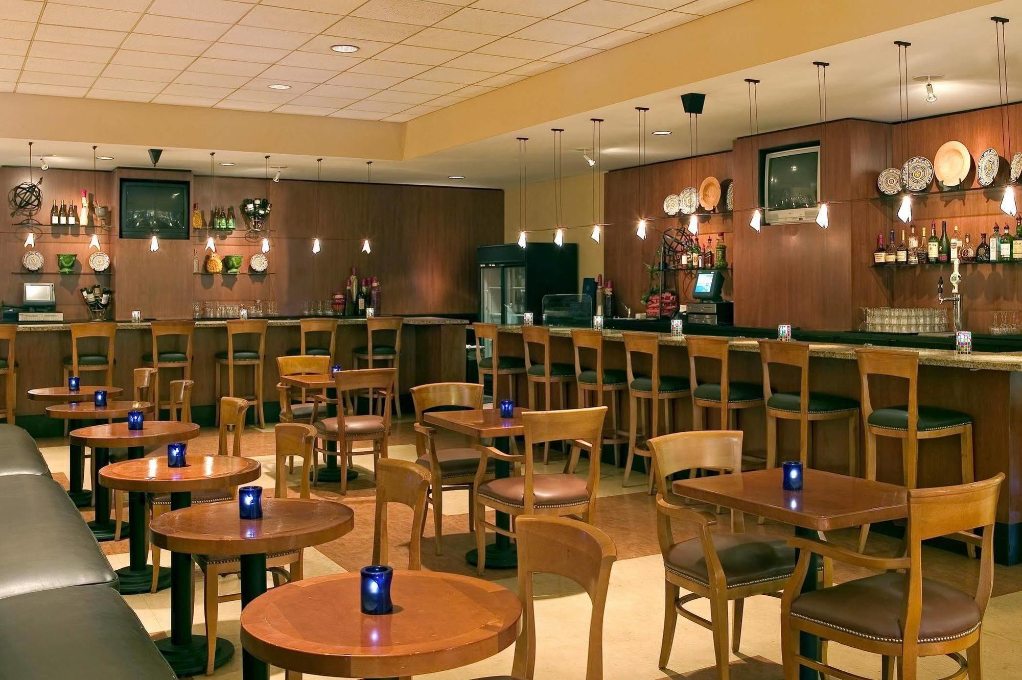 Sheraton Milwaukee Brookfield Eksteriør billede