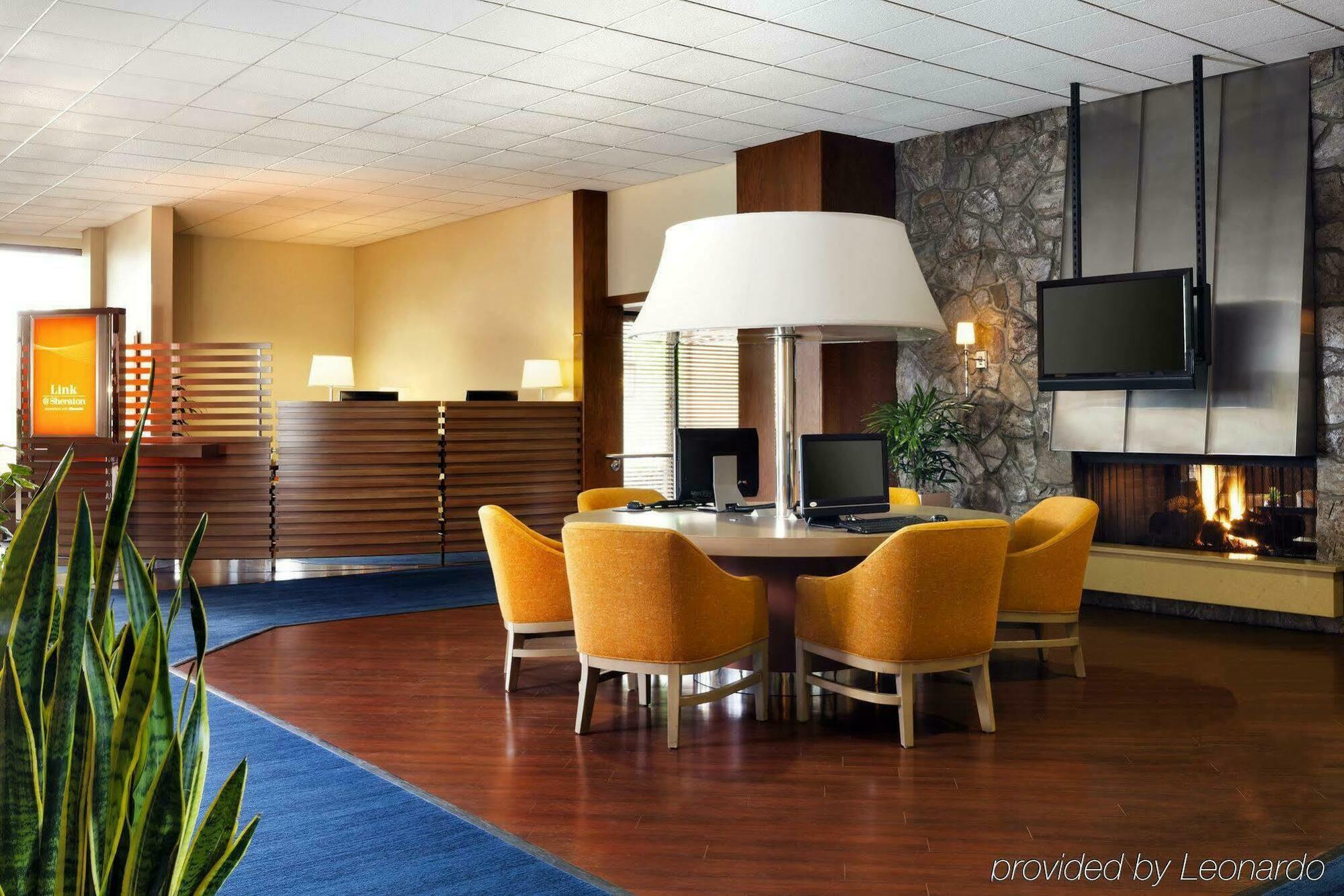 Sheraton Milwaukee Brookfield Eksteriør billede